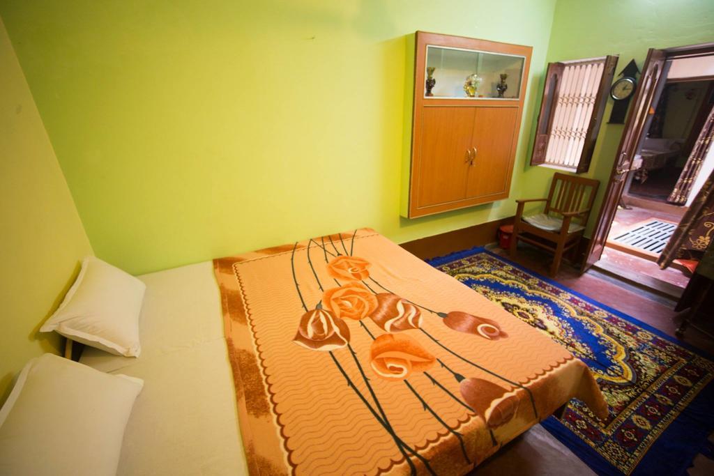 Paradise Inn Guest House Varanasi Oda fotoğraf