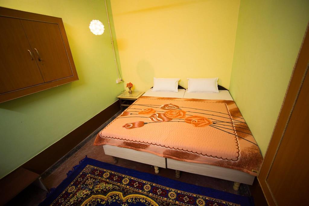 Paradise Inn Guest House Varanasi Oda fotoğraf